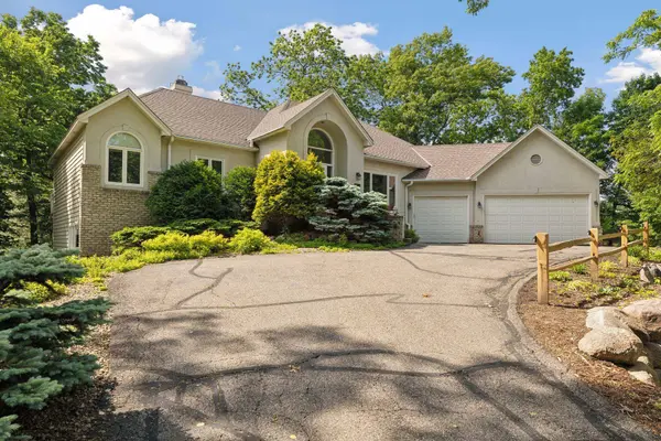 14864 Richards DR W, Minnetonka, MN 55345