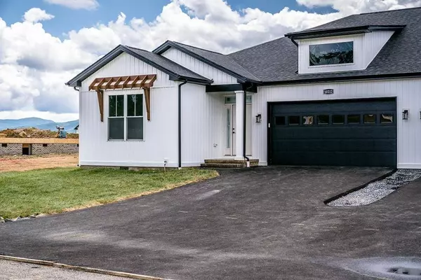 10212 DALMATIAN DR, Mcgaheysville, VA 22840