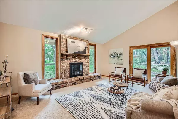 14035 Hayes RD, Apple Valley, MN 55124