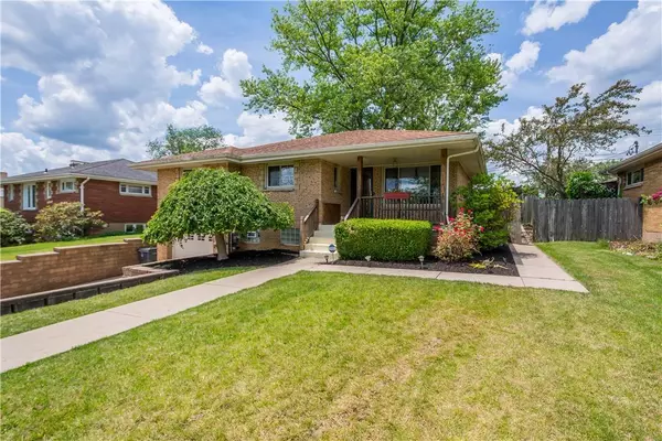 1718 Worcester Dr, Pittsburgh, PA 15243