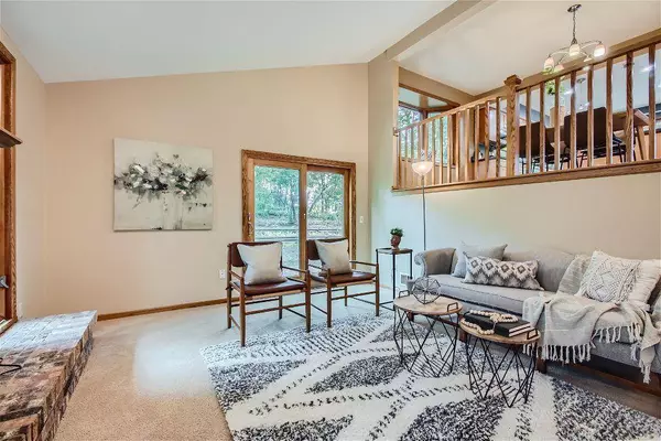 14035 Hayes RD, Apple Valley, MN 55124