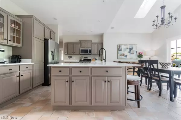 1420 Fox Den TRL, Canfield, OH 44406