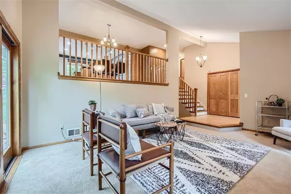 14035 Hayes RD, Apple Valley, MN 55124