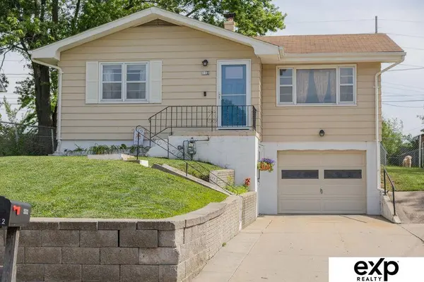 5309 Weir Street, Omaha, NE 68117