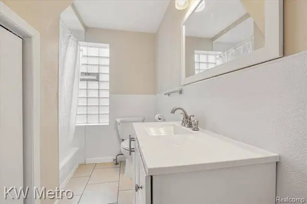 23011 PIPER Avenue, Eastpointe, MI 48021