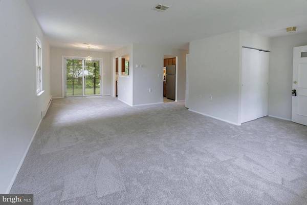 52 HUNTINGTON DR, Southampton, NJ 08088