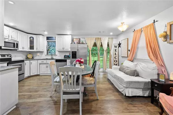 9213 Coker Rd, Gentry, AR 72734