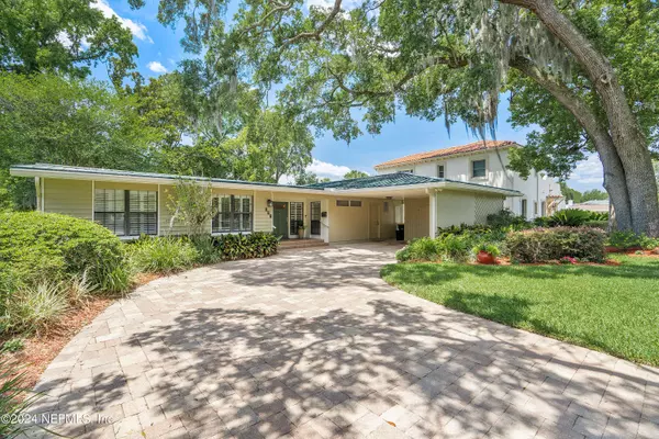 902 ALHAMBRA DR S, Jacksonville, FL 32207