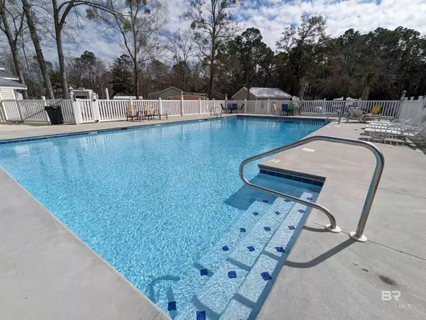 24711 County Road 20 #B9, Elberta, AL 36530