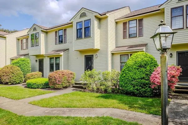 153 Apache Way #153, Tewksbury, MA 01876