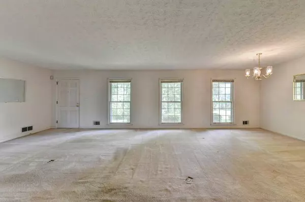 736 Craig DR, Lawrenceville, GA 30046