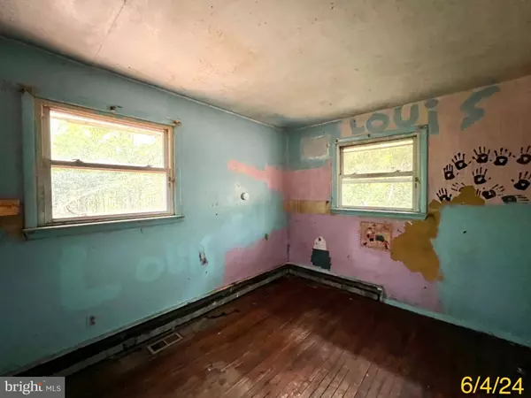 712 FIFTH RD, Mays Landing, NJ 08330