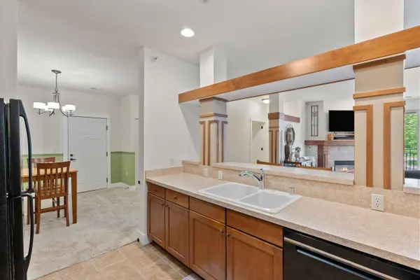 15295 W Library Unit 201, New Berlin, WI 53151