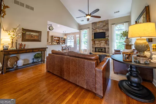 28 Roberson DR NE, Cartersville, GA 30121