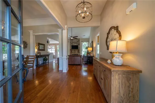 28 Roberson DR NE, Cartersville, GA 30121