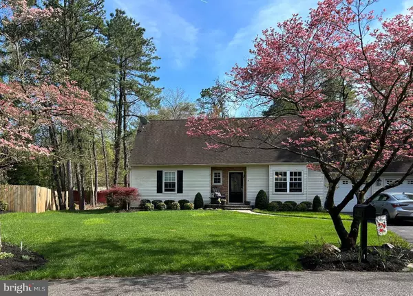 8 PRINCE CHARLES CT, Marlton, NJ 08053