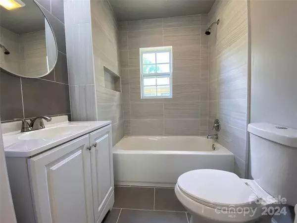 428 Clinton AVE, Lancaster, SC 29720