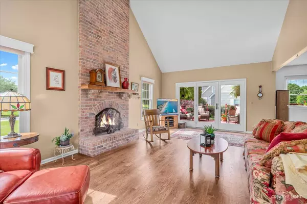 50 Deer Run, Crystal Lake, IL 60012