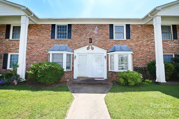 160 17th ST NW #4B, Hickory, NC 28602