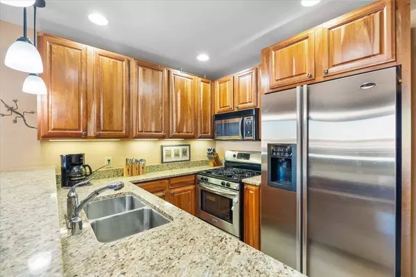 360 W Washington Avenue #1214, Madison, WI 53703