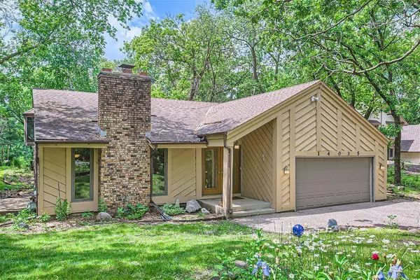 14035 Hayes RD, Apple Valley, MN 55124