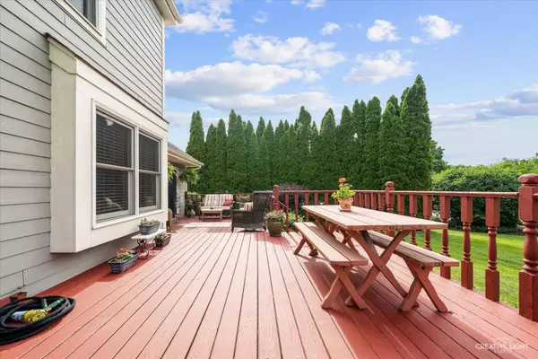 50 Deer Run, Crystal Lake, IL 60012