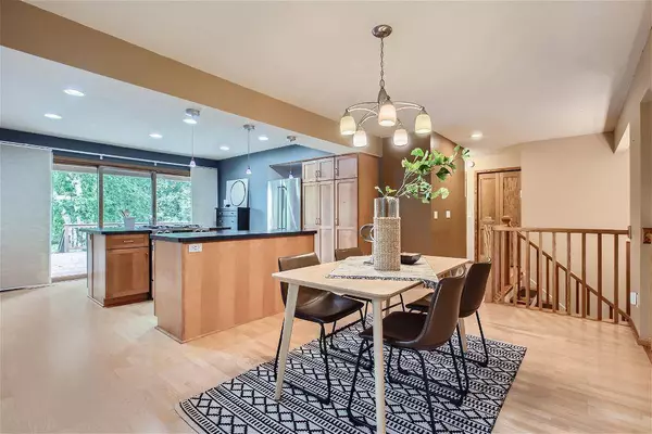 14035 Hayes RD, Apple Valley, MN 55124