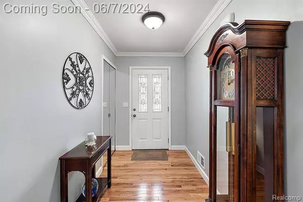 13327 Mair Drive, Sterling Heights, MI 48313