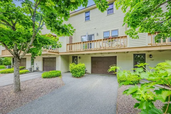 153 Apache Way #153, Tewksbury, MA 01876