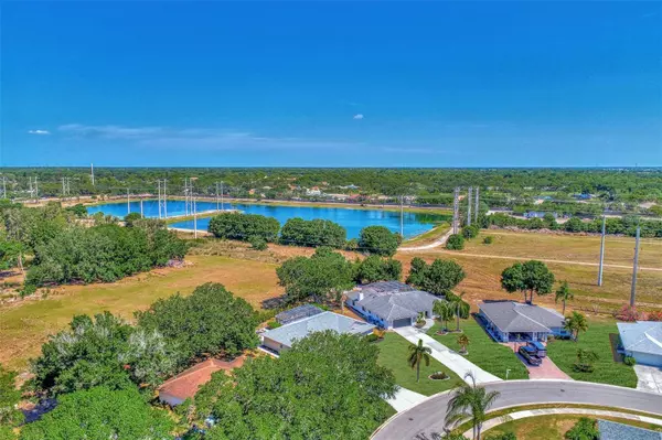 5495 CYNTHIA LN, Sarasota, FL 34235