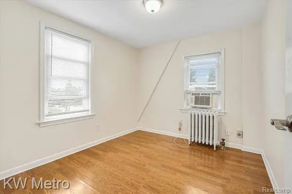 23011 PIPER Avenue, Eastpointe, MI 48021