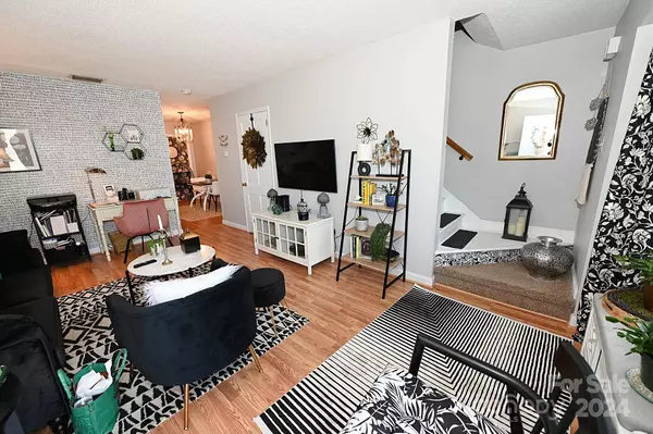 160 17th ST NW #4B, Hickory, NC 28602