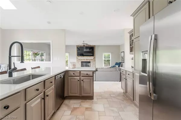 1420 Fox Den TRL, Canfield, OH 44406