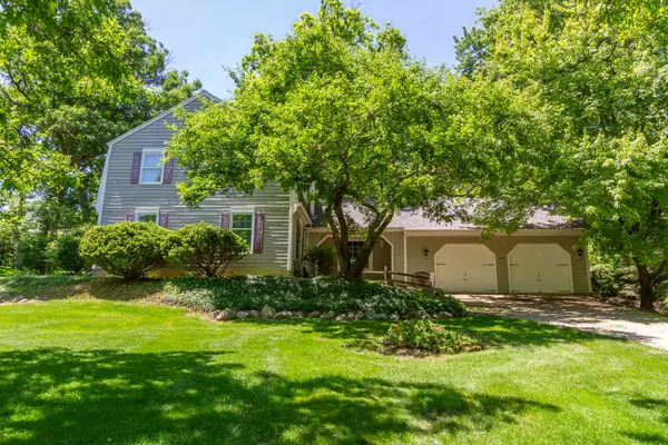 1048 Van Tassel RD, Sleepy Hollow, IL 60118