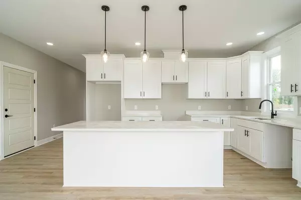 10212 DALMATIAN DR, Mcgaheysville, VA 22840