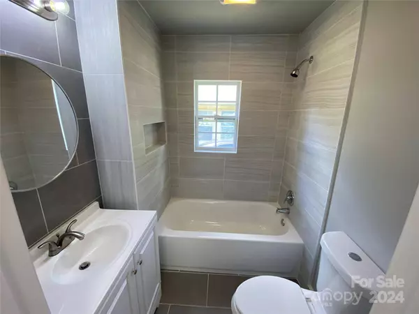 428 Clinton AVE, Lancaster, SC 29720