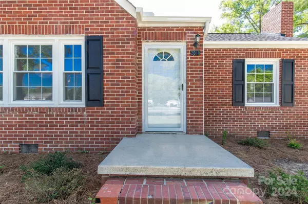 2015 Great Falls HWY, Lancaster, SC 29720