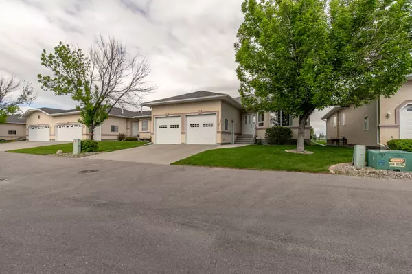 House For Sale - Lethbridge - 109-3045 Fairway St S