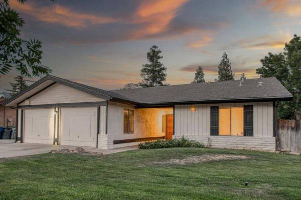 5106 N Bungalow Lane, Fresno, CA 93704