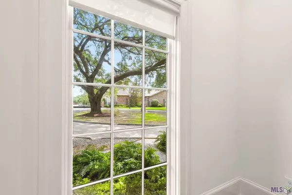 4030 LIVE OAK ALLEY, Baton Rouge, LA 70808