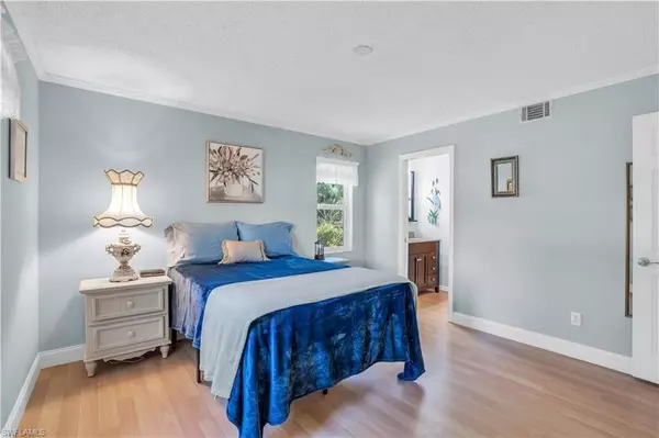 240 Timber Lake CIR #D104, Naples, FL 34104