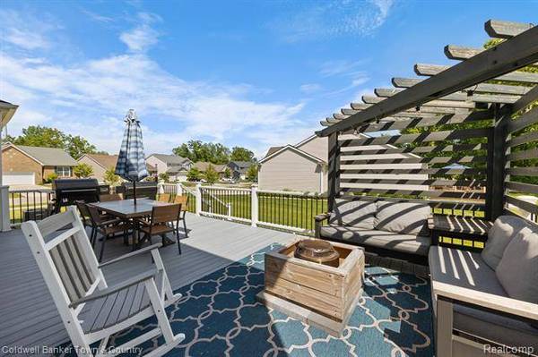 1228 CANNONADE Loop, Howell, MI 48843