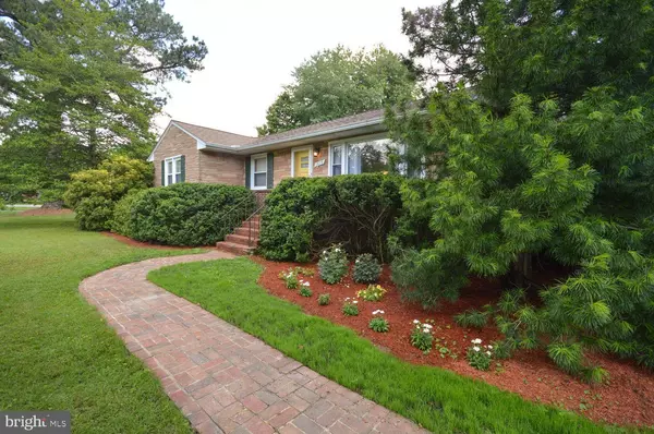 305 E HAWTHORNE DR, La Plata, MD 20646