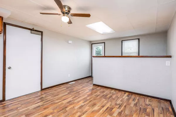 201 E Jefferson, Warren, IL 61087