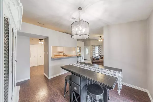 7229 Wayfarer Trail, Fort Worth, TX 76137