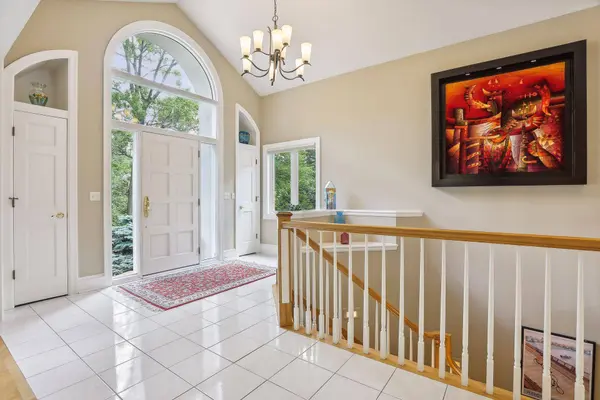 14864 Richards DR W, Minnetonka, MN 55345