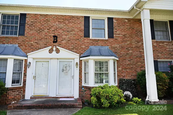 160 17th ST NW #4B, Hickory, NC 28602