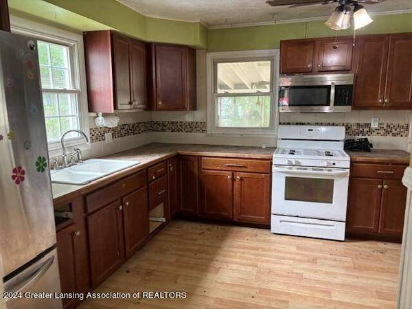 910 N Hickory Street, Owosso, MI 48867, Owosso, MI 48867