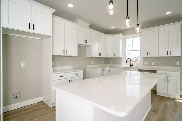 10212 DALMATIAN DR, Mcgaheysville, VA 22840