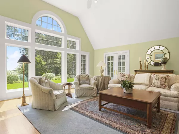 35 River Road Drive, Essex, CT 06426